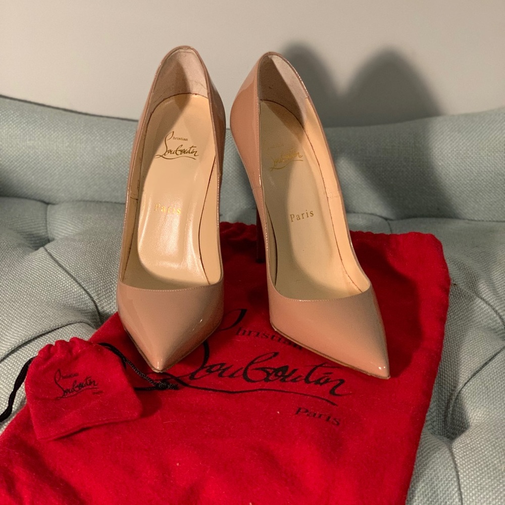 🔥Christian Louboutin Paten Nude So Kate Pumps🔥
